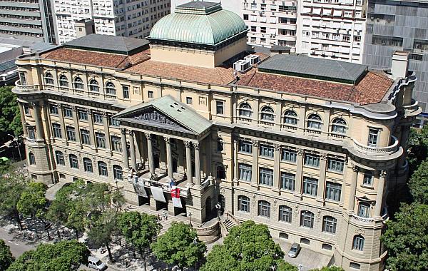 Brasil celebra o Dia Nacional do Livro em homenagem à Biblioteca Nacional